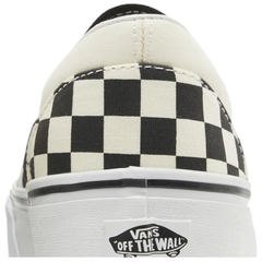 Vans Mens White Classic Slip-On Stackform Sneakers, VN0A7Q5RTYQ