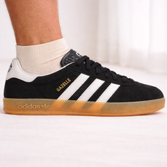 Adidas Originals Men's Gazelle Indoor Sneakers, Core Black / Cloud White / Gum, JI2060