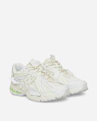 1906A Sneakers White / Mint Flash / Silver Metallic
