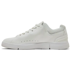Mens ON White The Roger Advantage Sneakers, 3MD10640108
