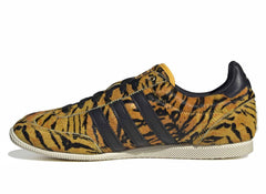 Women's Adidas Japan in Yellow / Core Black