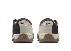 Women's Nike Total 90 in Soft Pearl / Velvet Brown